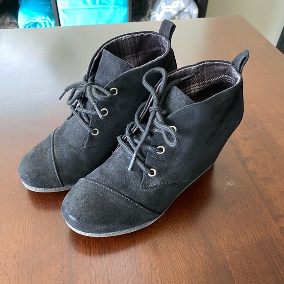 Faux suede wedge booties - black - Picture 1 of 4